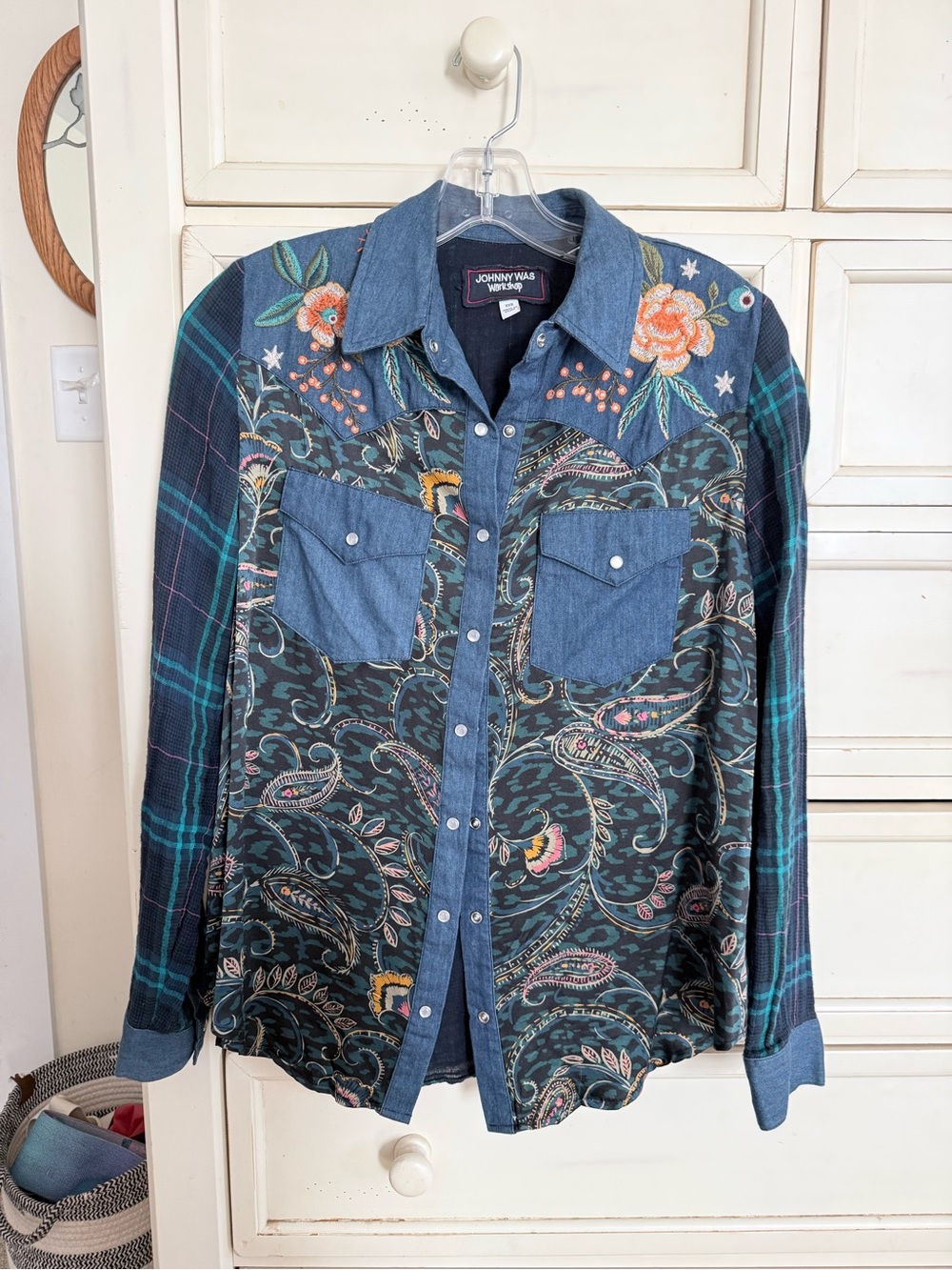 Johnny Was Multicolor Embroidered Patchwork Button-Down Shirt - Picture 4 of 9